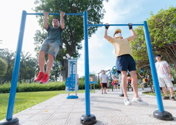 Hướng dẫn tập luyện ngoài trời đúng nhịp thở và giữ an toàn cho cơ xương khớp