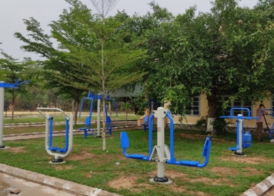 Xu hướng thiết kế khu thể thao ngoài trời hiện đại kết hợp cây xanh