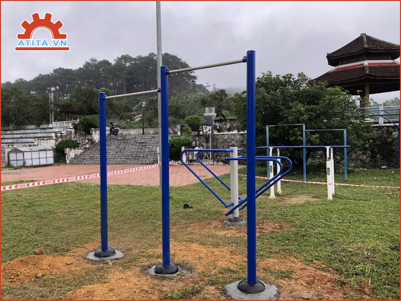 Chuẩn bị trước khi tập xà đơn công viên