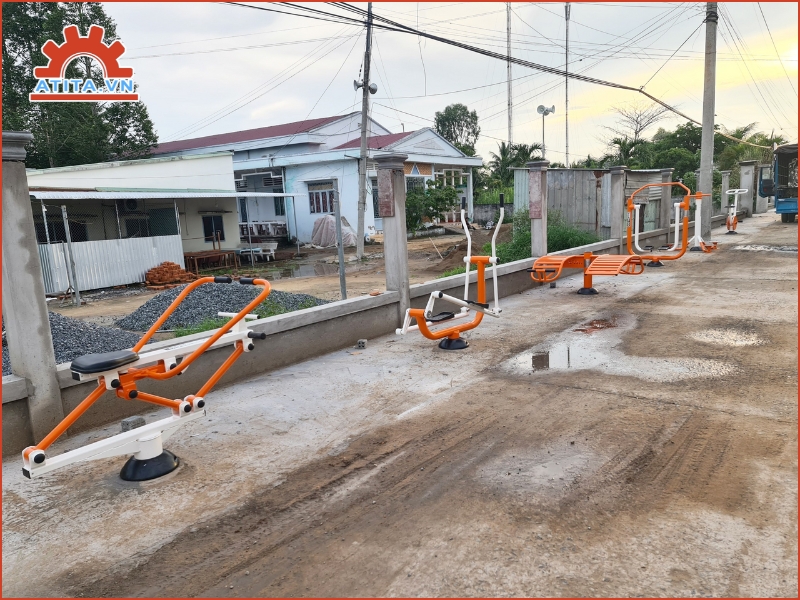 Kết hợp màu sắc và bố trí thiết bị để nâng cao trải nghiệm người tập