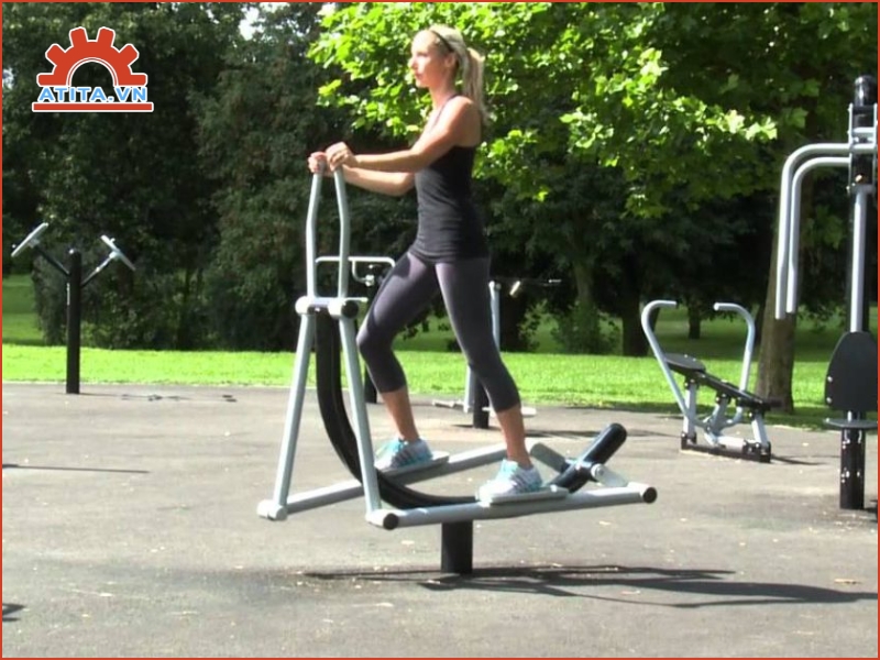 Kỹ thuật tập đúng cách với máy trượt tuyết công viên