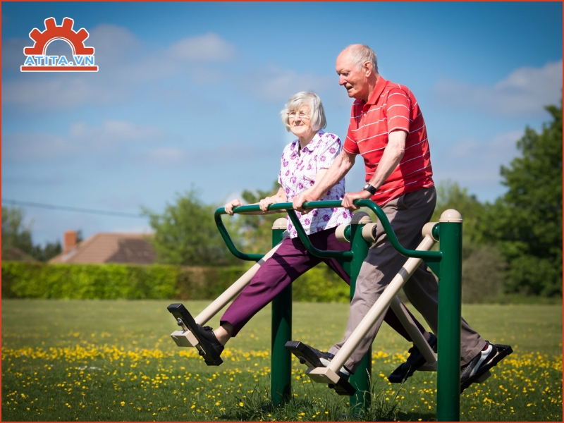 Lưu ý khi người cao tuổi tập luyện tại công viên