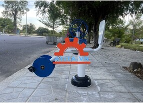 Bài tập với dụng cụ xe đạp có tựa lưng đúng kỹ thuật